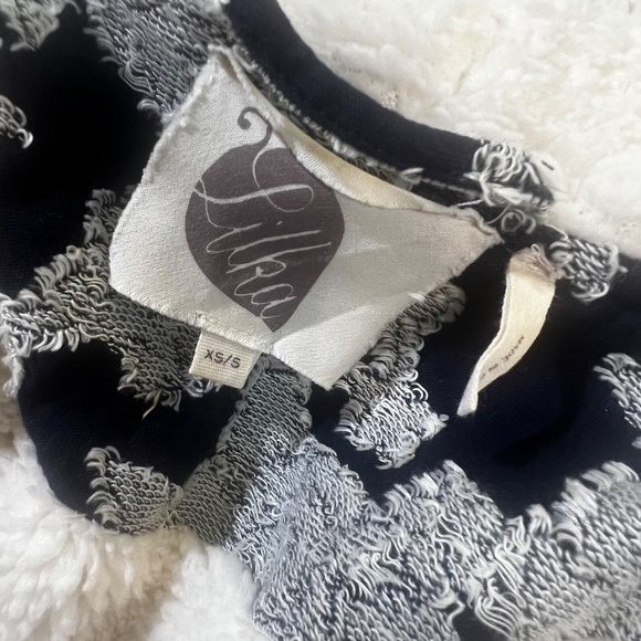 EUC. Lilka {Anthro} Textured Navy Blue & Cream Bathrobe + Pocket | XS · Small - Picture 5 of 15